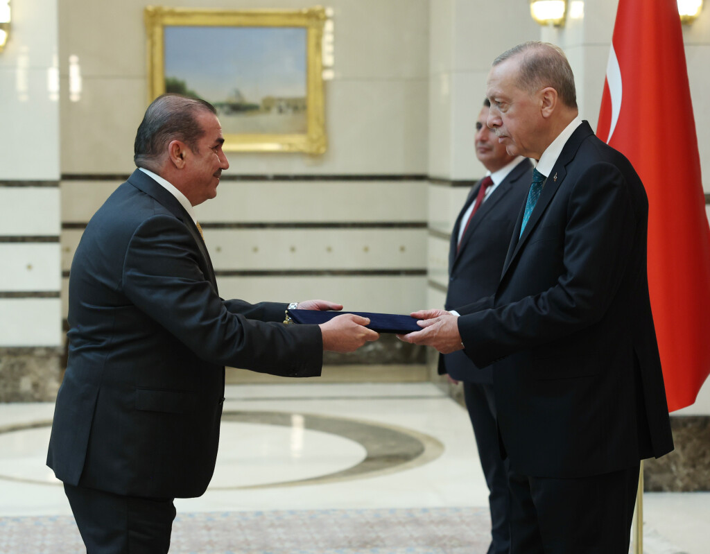 Irak'ın Ankara Büyükelçisi Al-Lachmawi, Türkiye Cumhurbaşkanı Erdoğan'a güven mektubu sundu